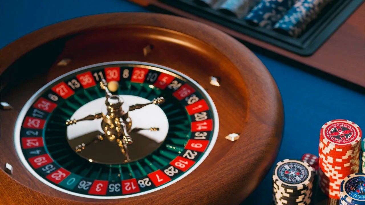 Experience the Thrill of Online Casino and Live Casino